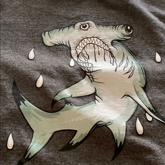 The pineapple man shark T-shirt - Picture 6 of 7